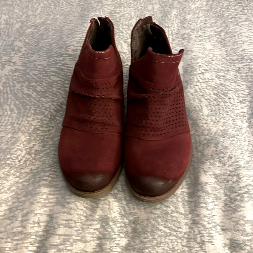 Earth Origin Ankle Boots 8